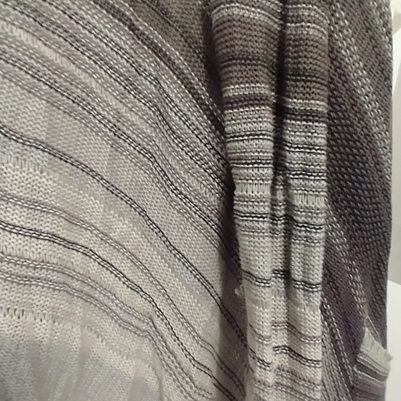 Ladies Cardigan - Picture 4 of 4